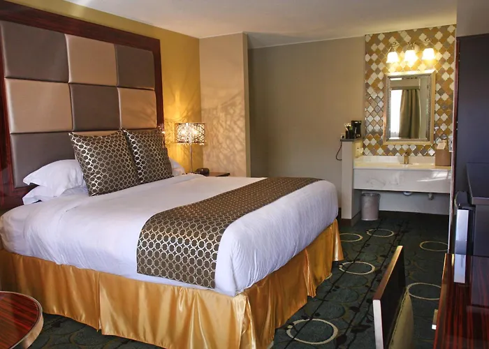 Gateway Inn And Suites